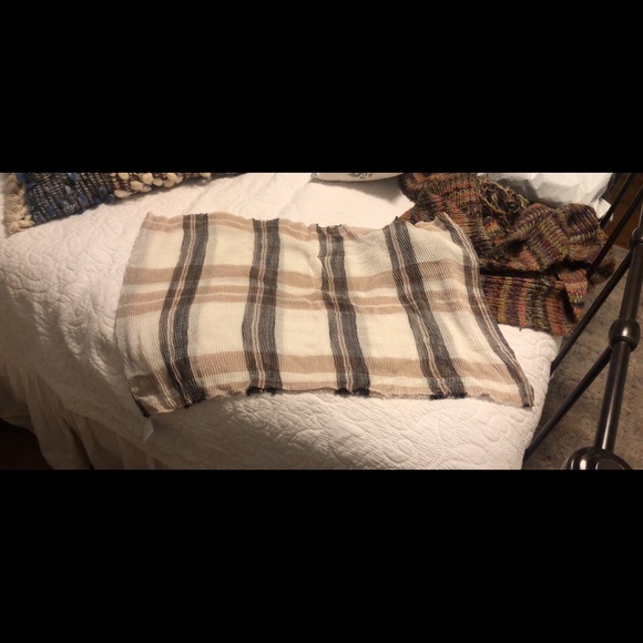 Plaid infinity scarf. New with tags - Picture 3 of 4